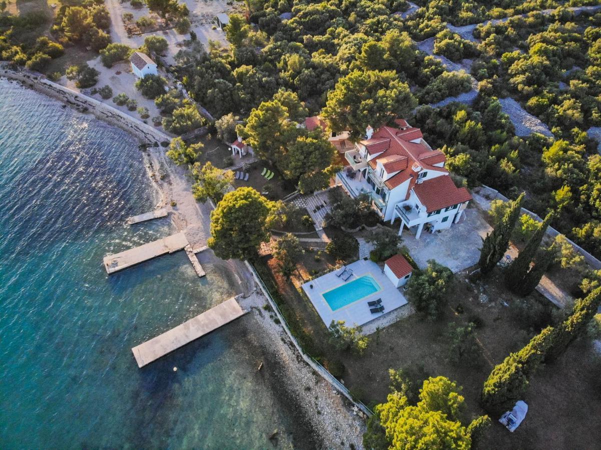 Apartments Mara Pirovac Exterior photo