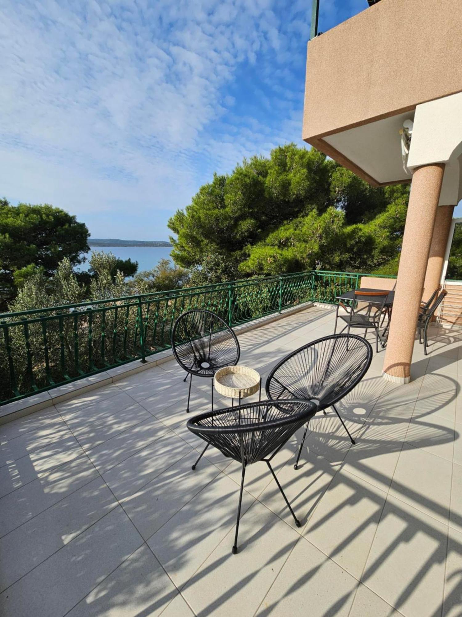 Apartments Mara Pirovac Exterior photo